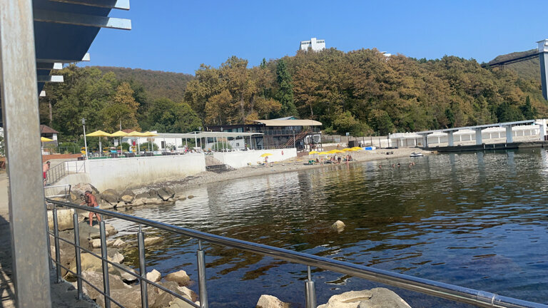 Гостиница Green Apple Небуг-70