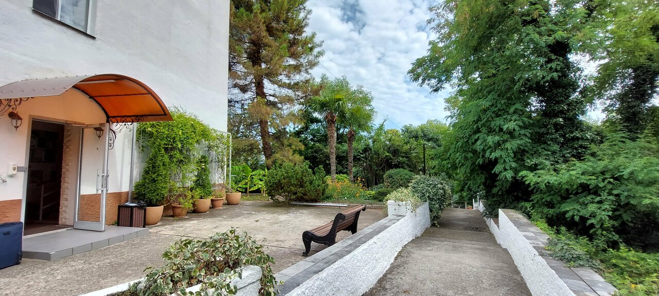 Гостиница Green Apple Небуг-102