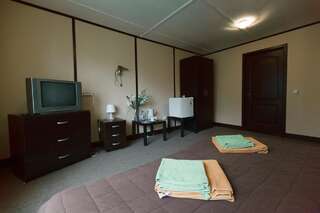 Гостиница Green Apple Небуг Двухместный номер с 1 кроватью или 2 отдельными кроватями-1