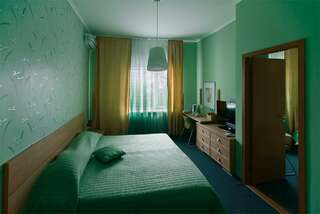 Гостиница Green Apple Небуг Четырехместный номер-4