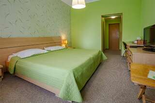 Гостиница Green Apple Небуг Двухместный номер с 1 кроватью или 2 отдельными кроватями, вид на море-3