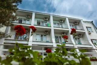 Гостиница Green Apple Небуг Люкс с балконом-3