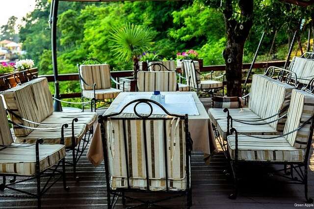 Гостиница Green Apple Небуг-103